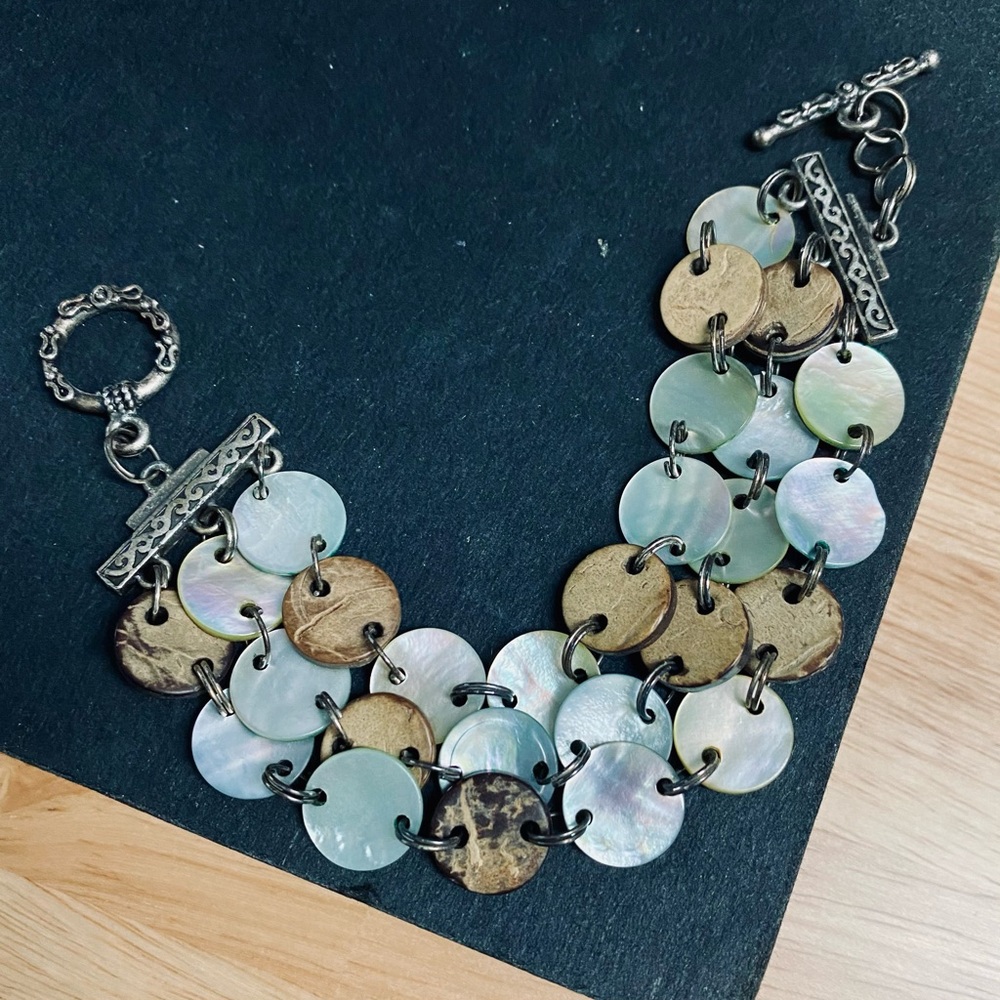 BRACELET 🪲 Lia Sophia Abalone Shell & Wood Bead Bracelet